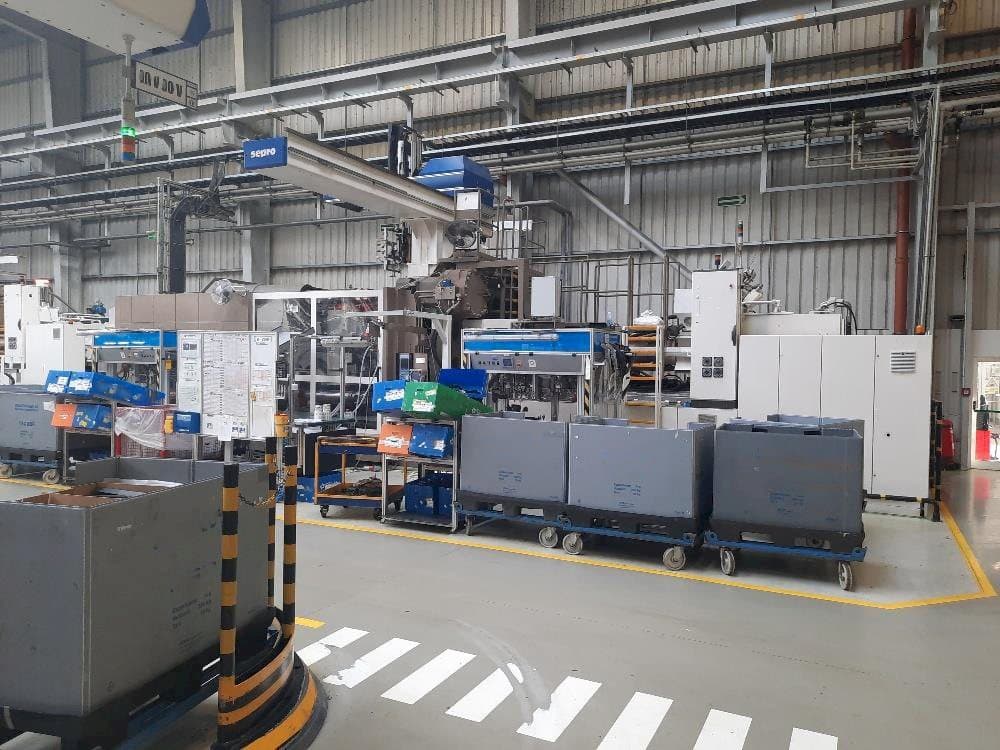 Vooraanzicht  van Battenfeld 2000/19000  machine