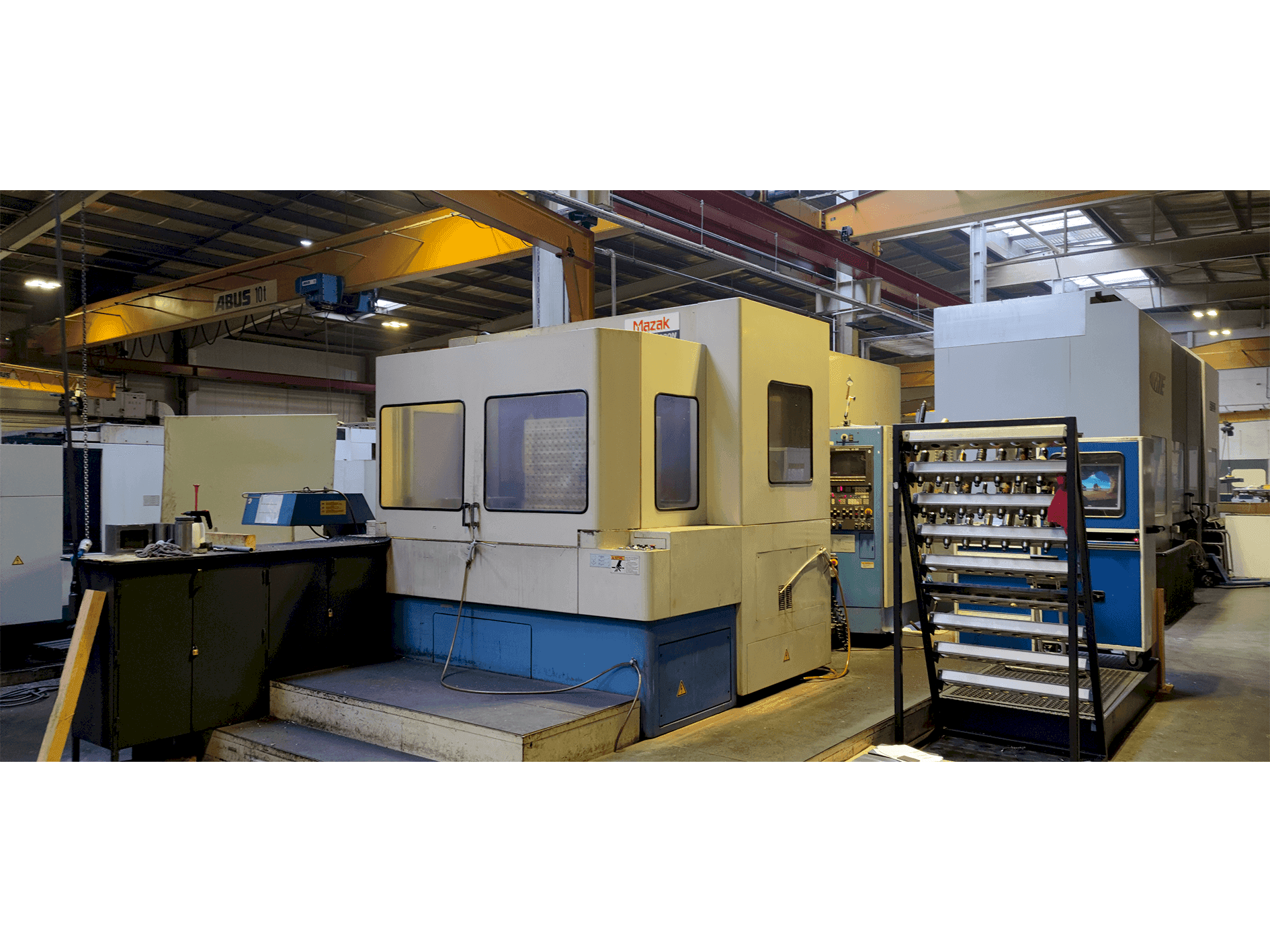 Vooraanzicht  van Mazak H-630 N  machine