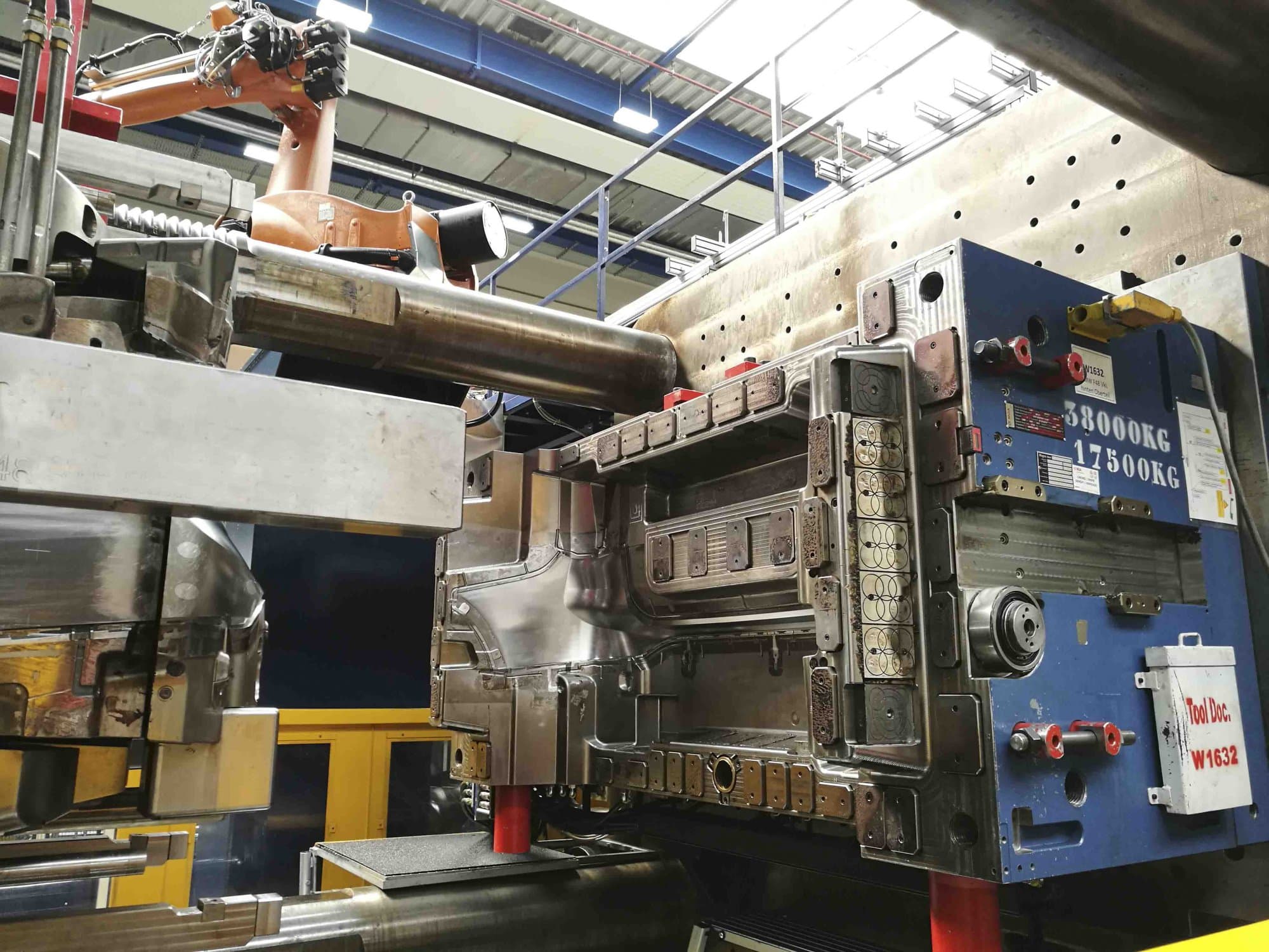 Vooraanzicht  1 van Husky E 3650 RS 170/155 machine