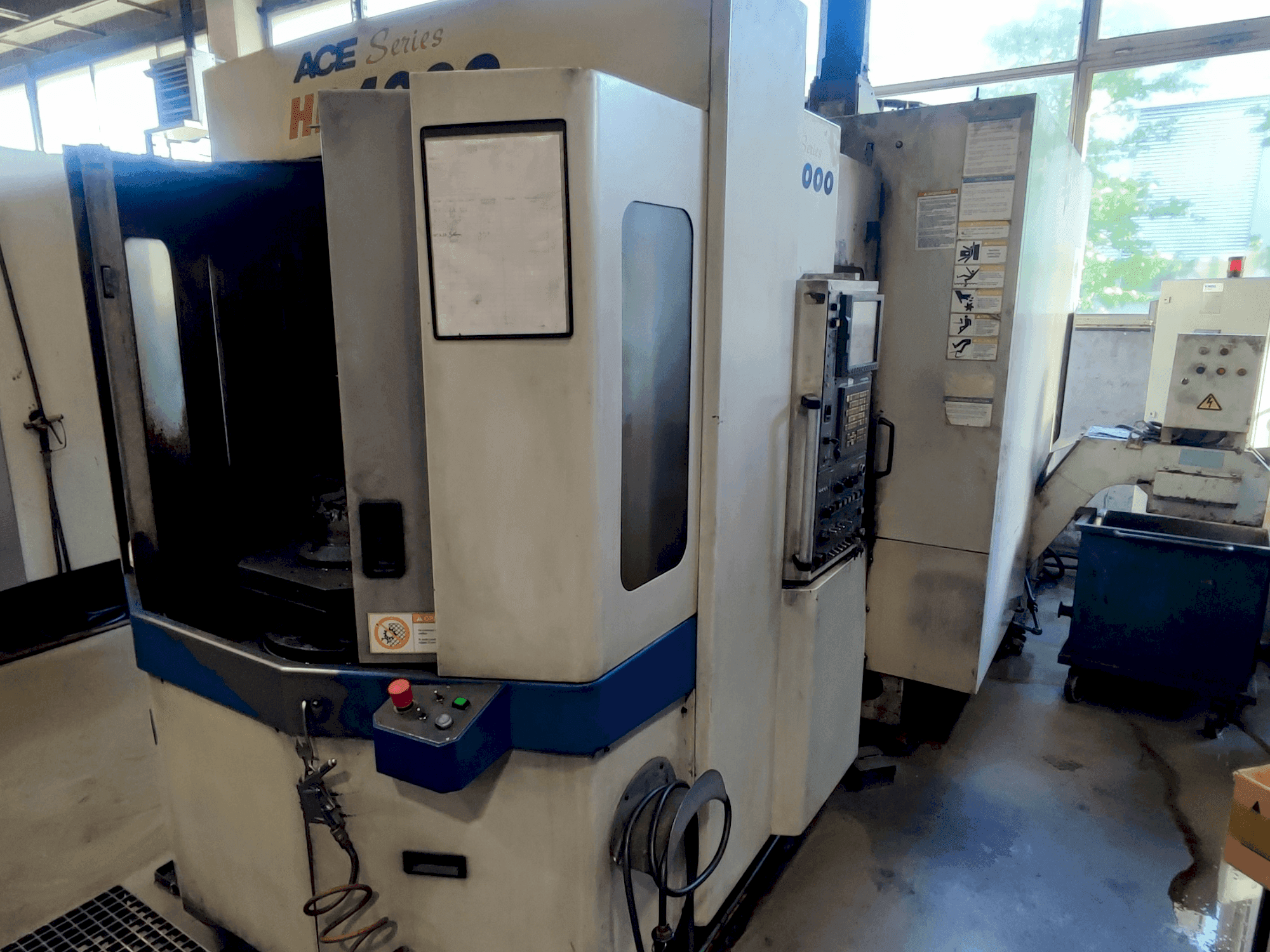 Vooraanzicht  van DAEWOO ACE HP 4000  machine