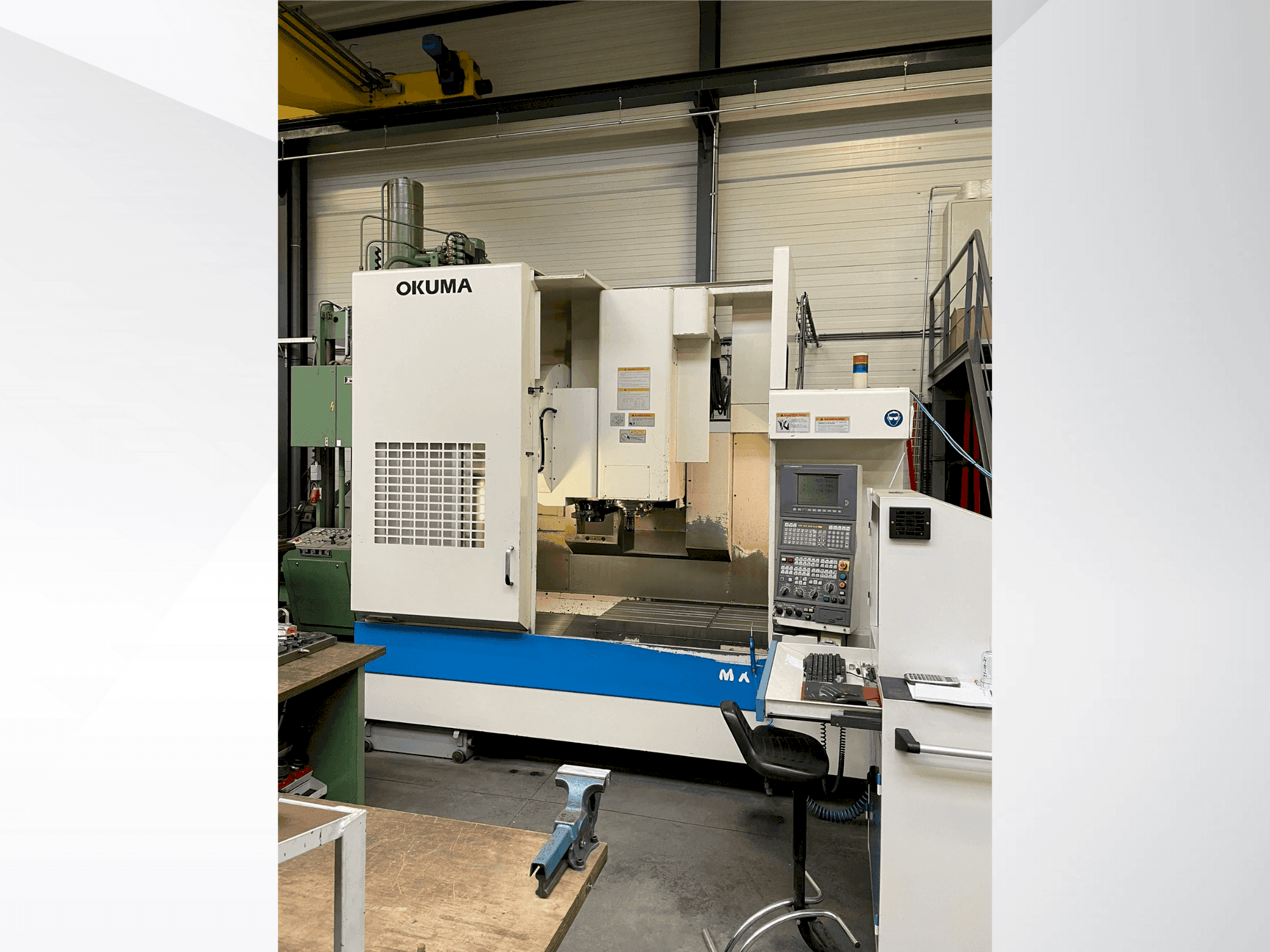 Vooraanzicht van Okuma MX-55VB machine