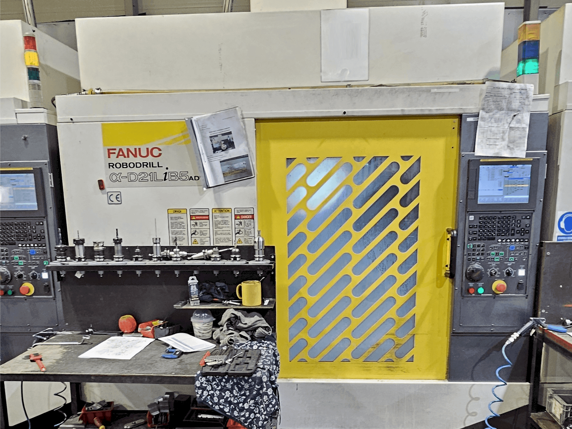 Vooraanzicht  van FANUC Robodrill α-D21L iB 5 ADV  machine