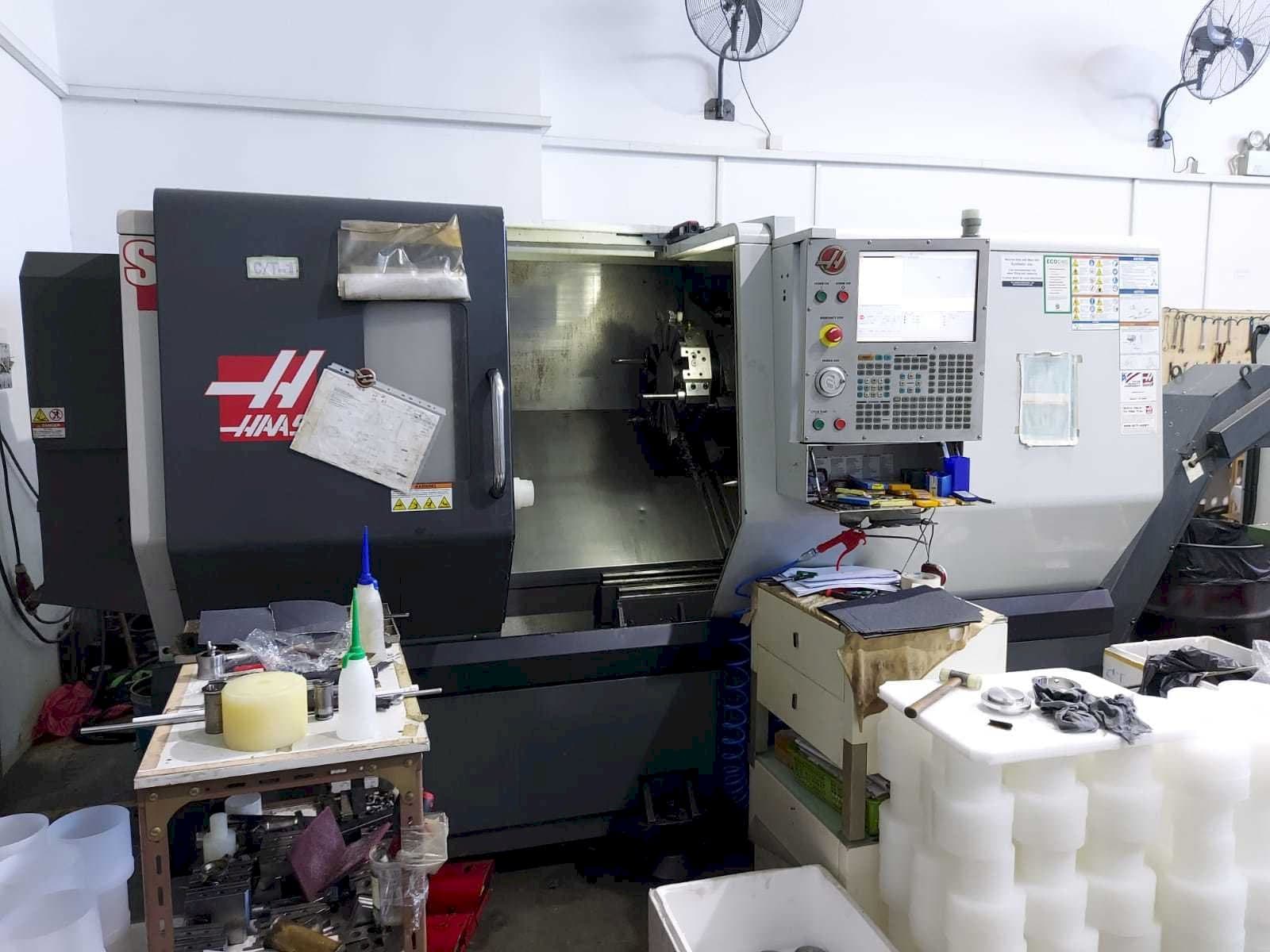 Vooraanzicht  van HAAS ST-30  machine