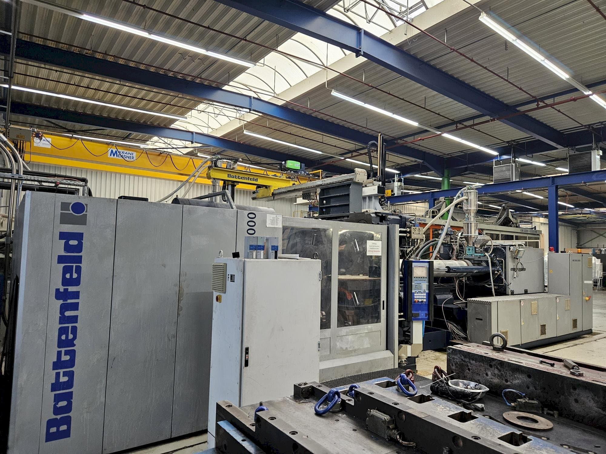 Vooraanzicht  van Battenfeld HM 10000  machine