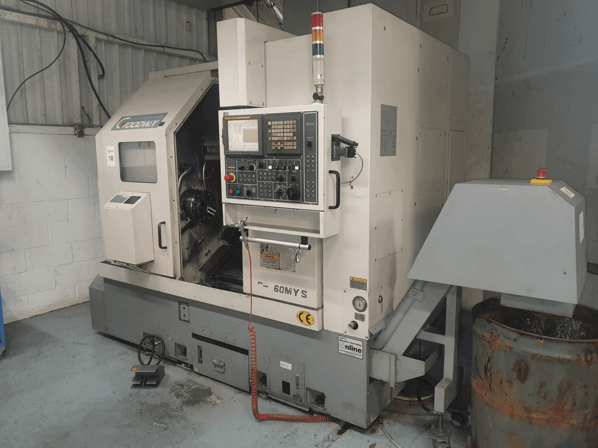Vooraanzicht van Goodway GS-260MYS machine
