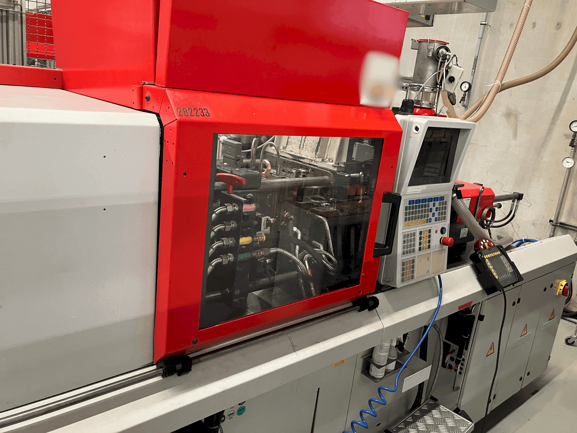 Vooraanzicht  van Arburg Allrounder 320 S 500-150  machine