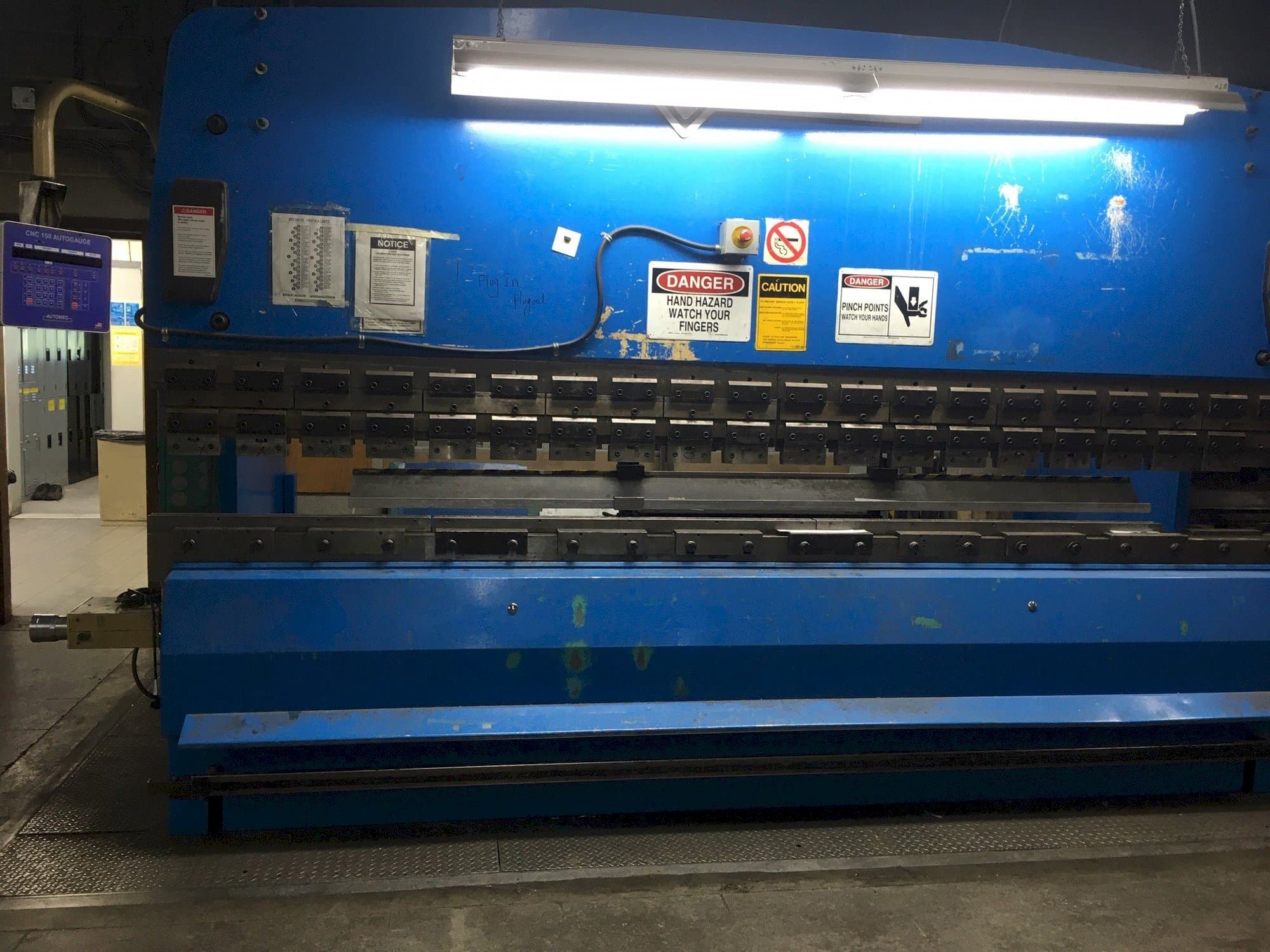 Vooraanzicht  van PROMECAM 204  machine