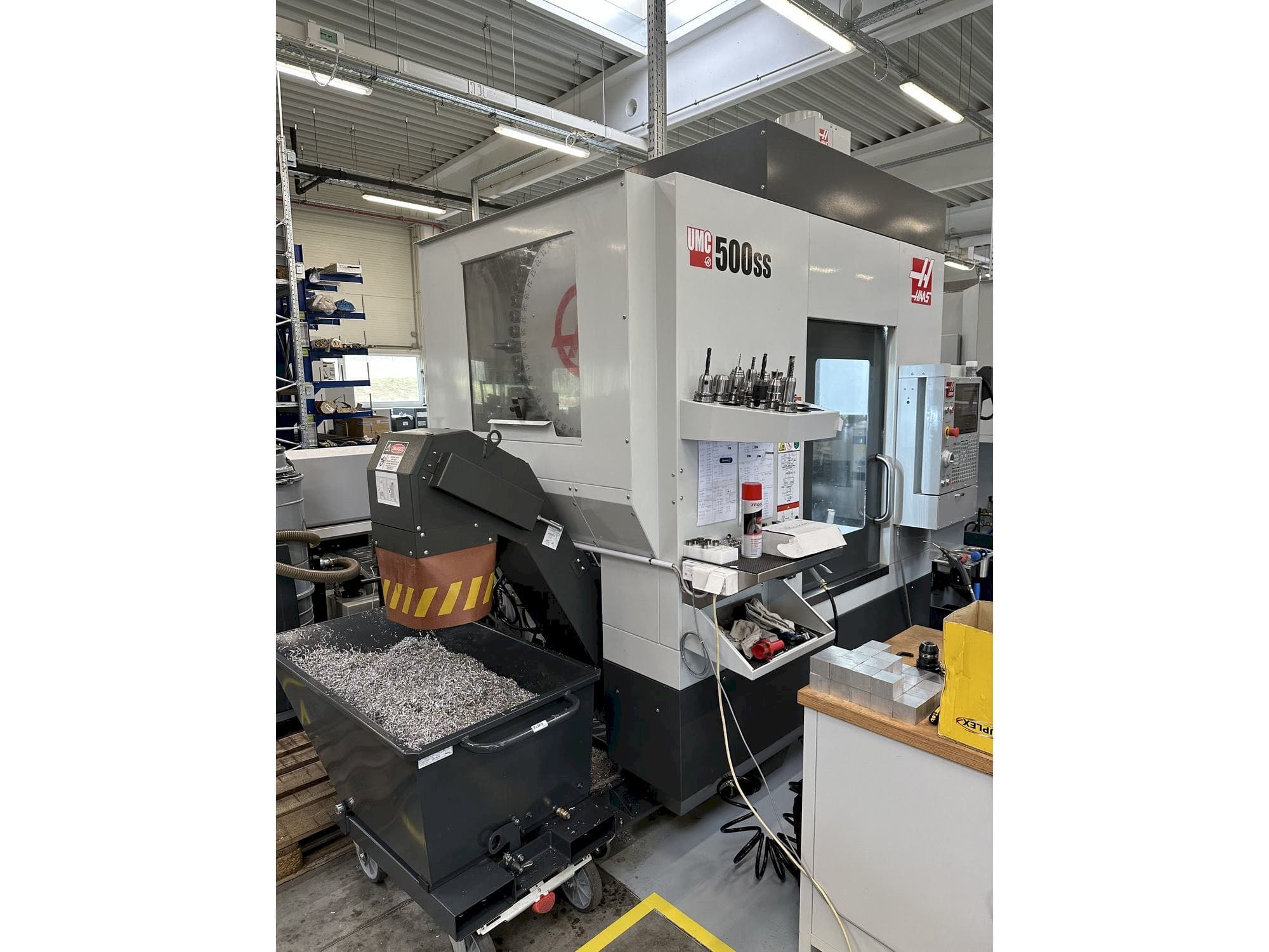 Vooraanzicht  van HAAS UMC-500SS  machine