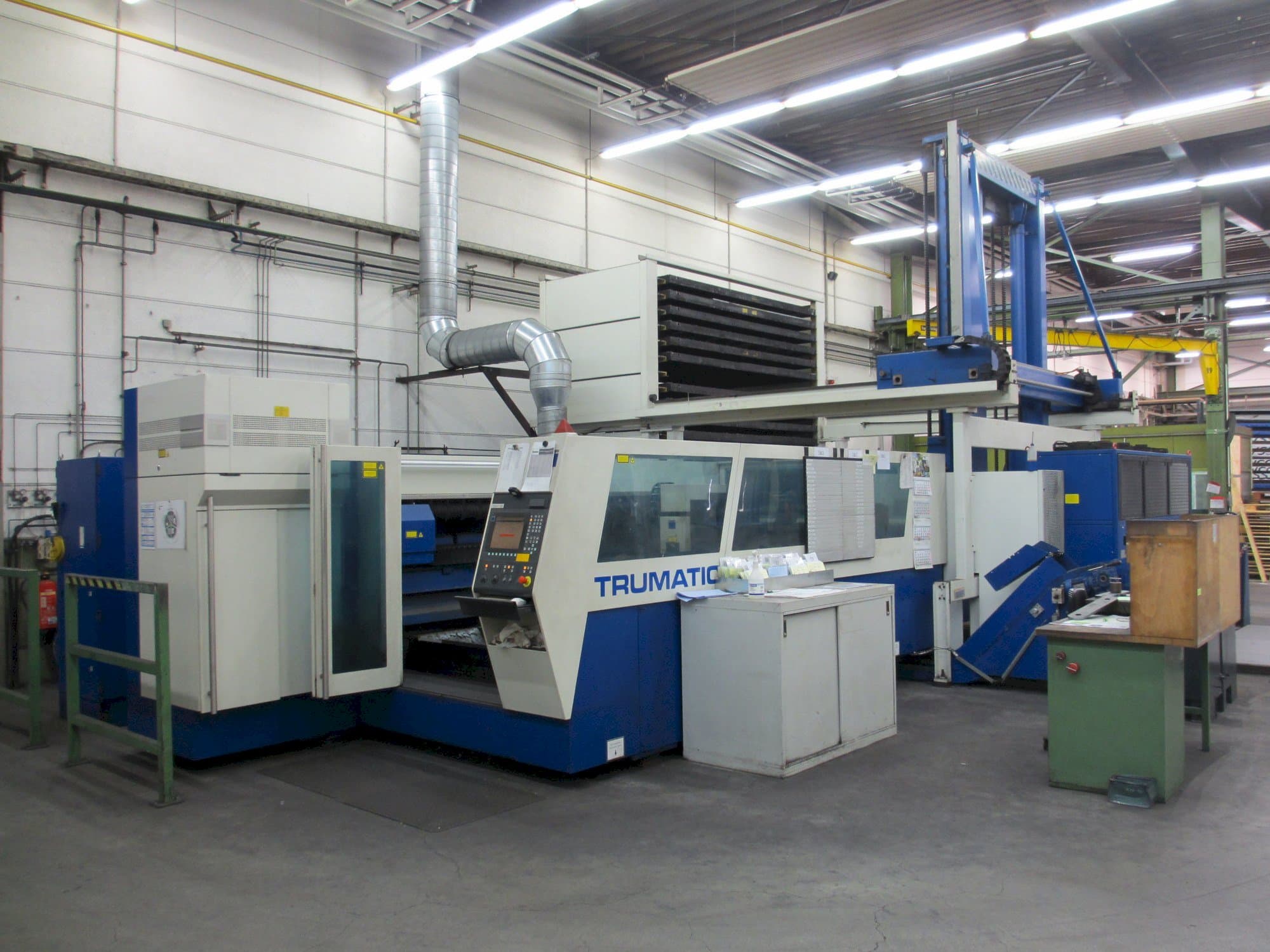 Vooraanzicht  van Trumpf Trumatic L 3050  machine