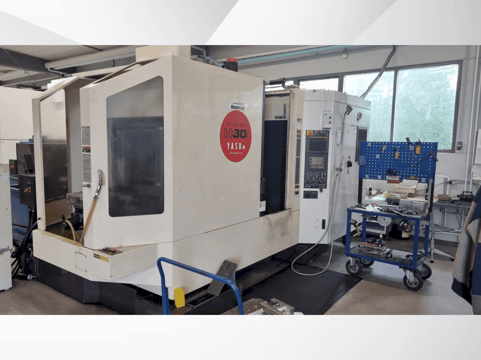 Vooraanzicht  van YASDA H-30i  machine