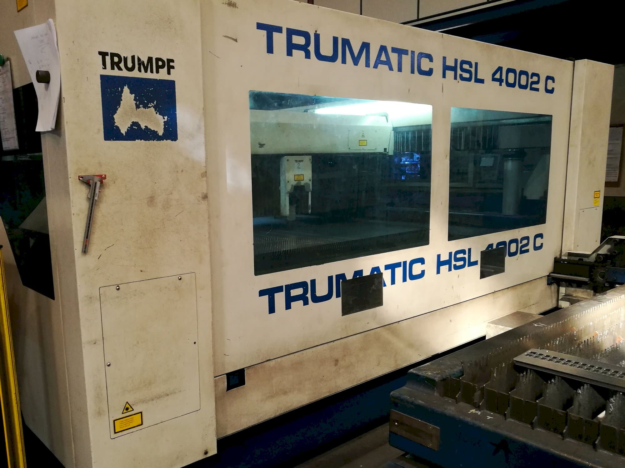 Links zicht  van Trumpf Trumatic HSL 4002 C machine