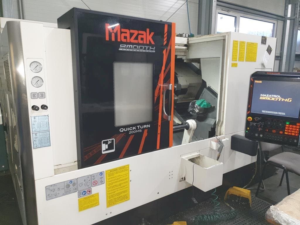 Vooraanzicht  van Mazak Quick Turn 200MS  machine