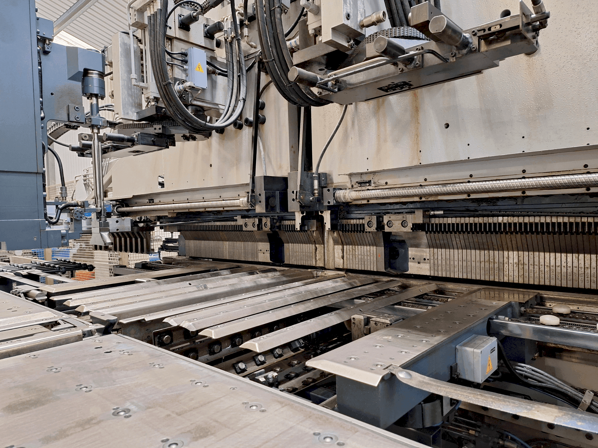 Vooraanzicht  van Salvagnini P4-2220  machine