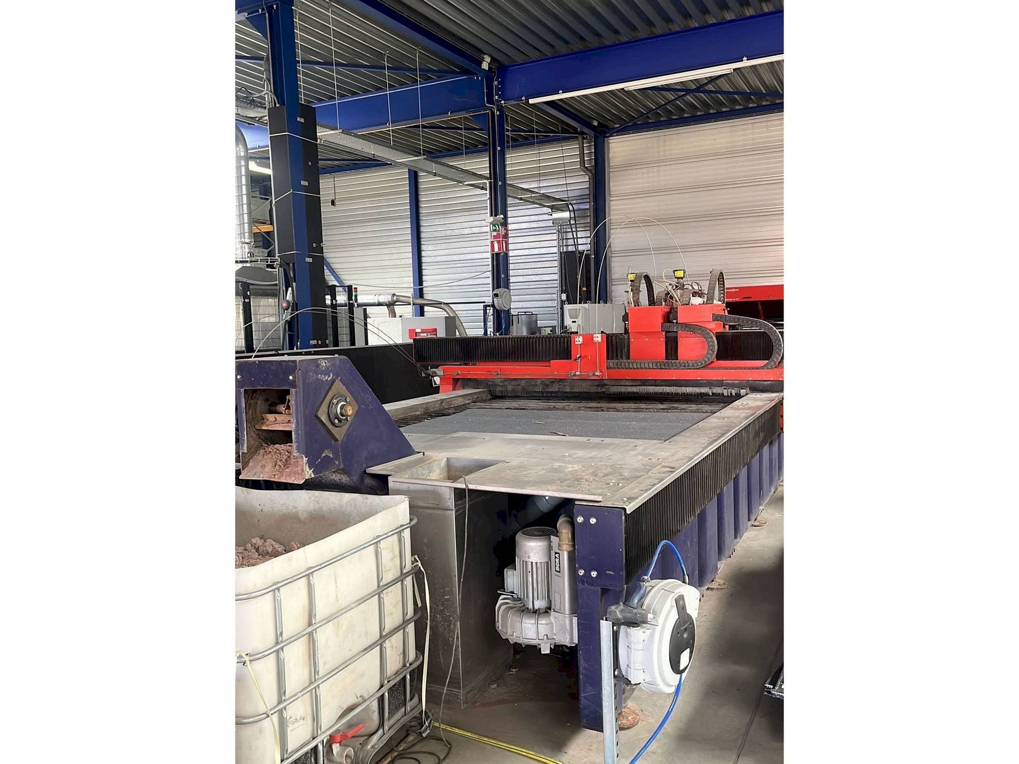 Vooraanzicht  van Bystronic ByJet 4020  machine