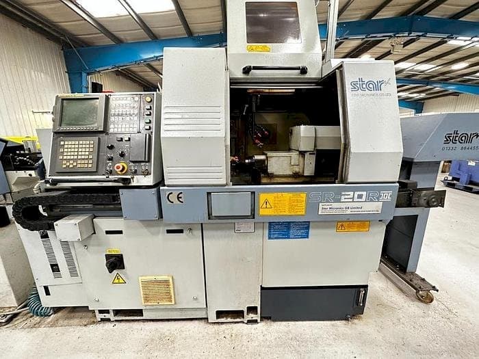 Vooraanzicht  van Star SR-20 R II  machine
