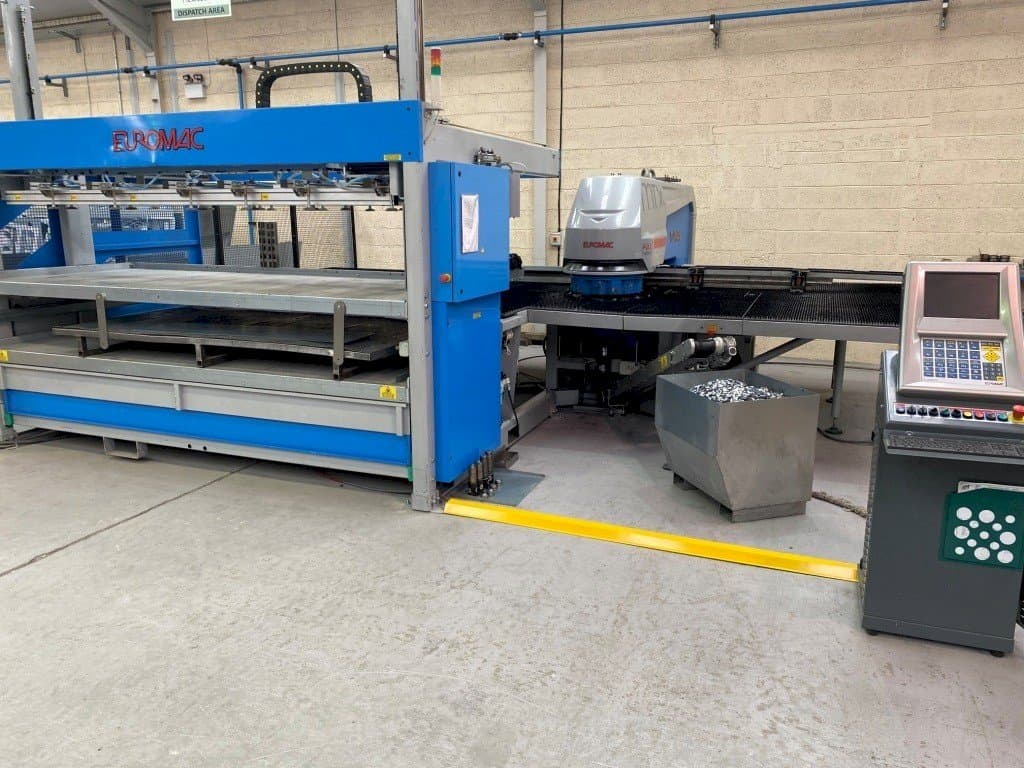 Vooraanzicht van Euromac MTX Flex 12 Hybrid machine