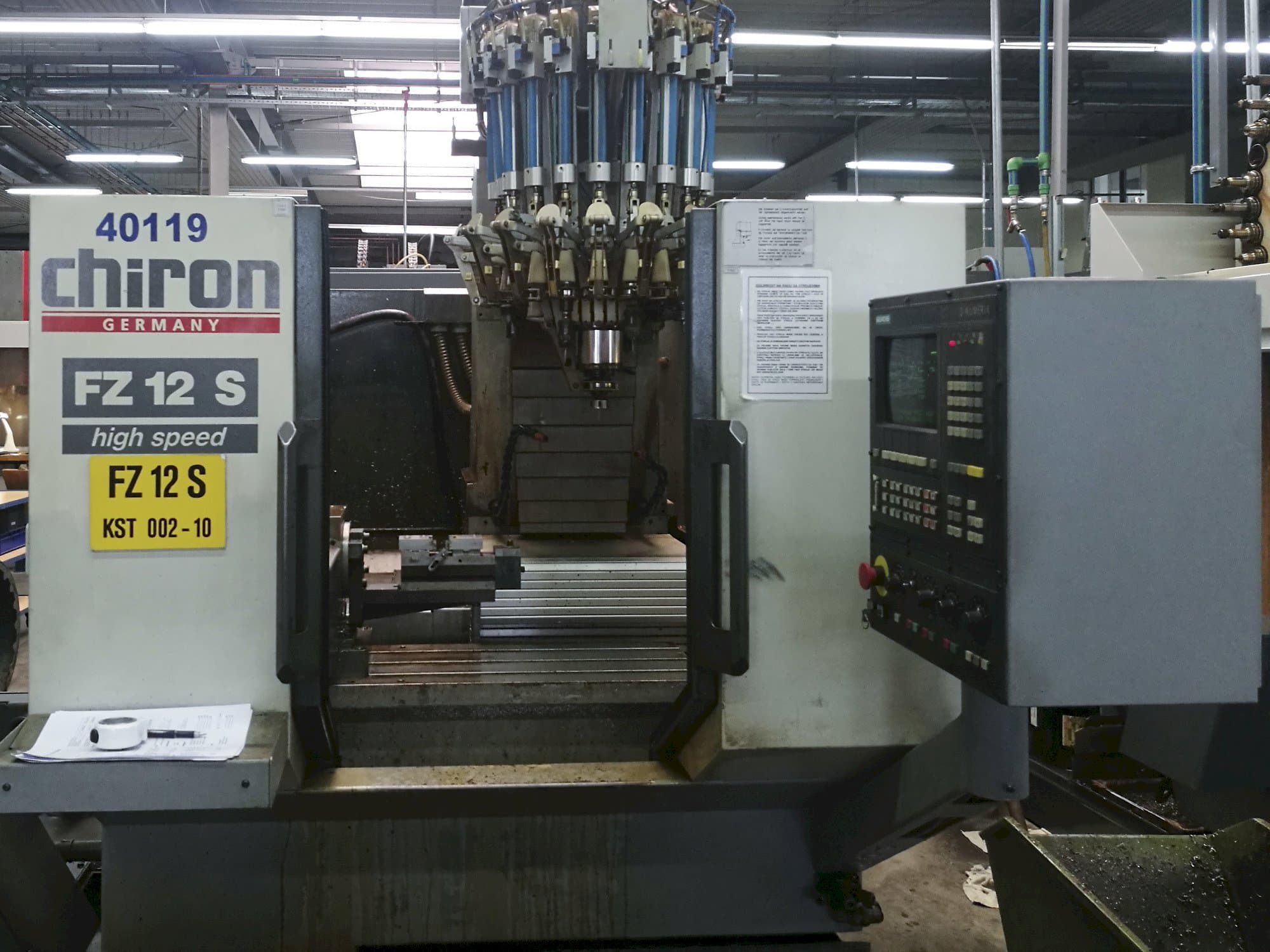 Vooraanzicht  van CHIRON FZ 12 S  machine