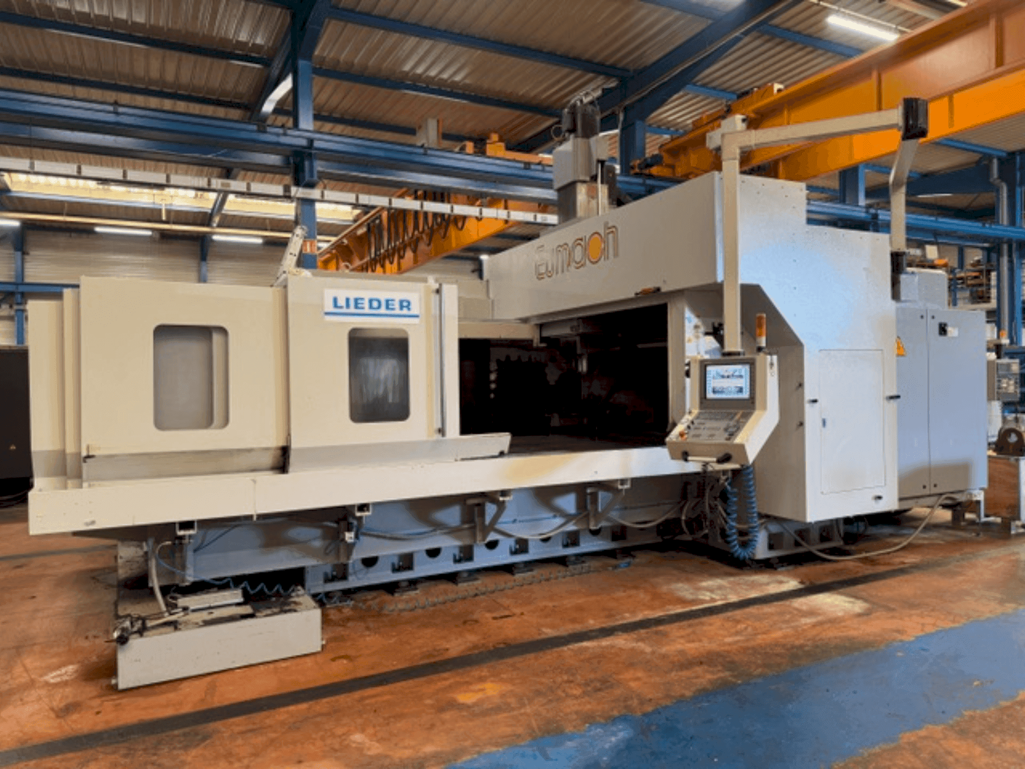 Vooraanzicht  van Eumach DVM-3021  machine