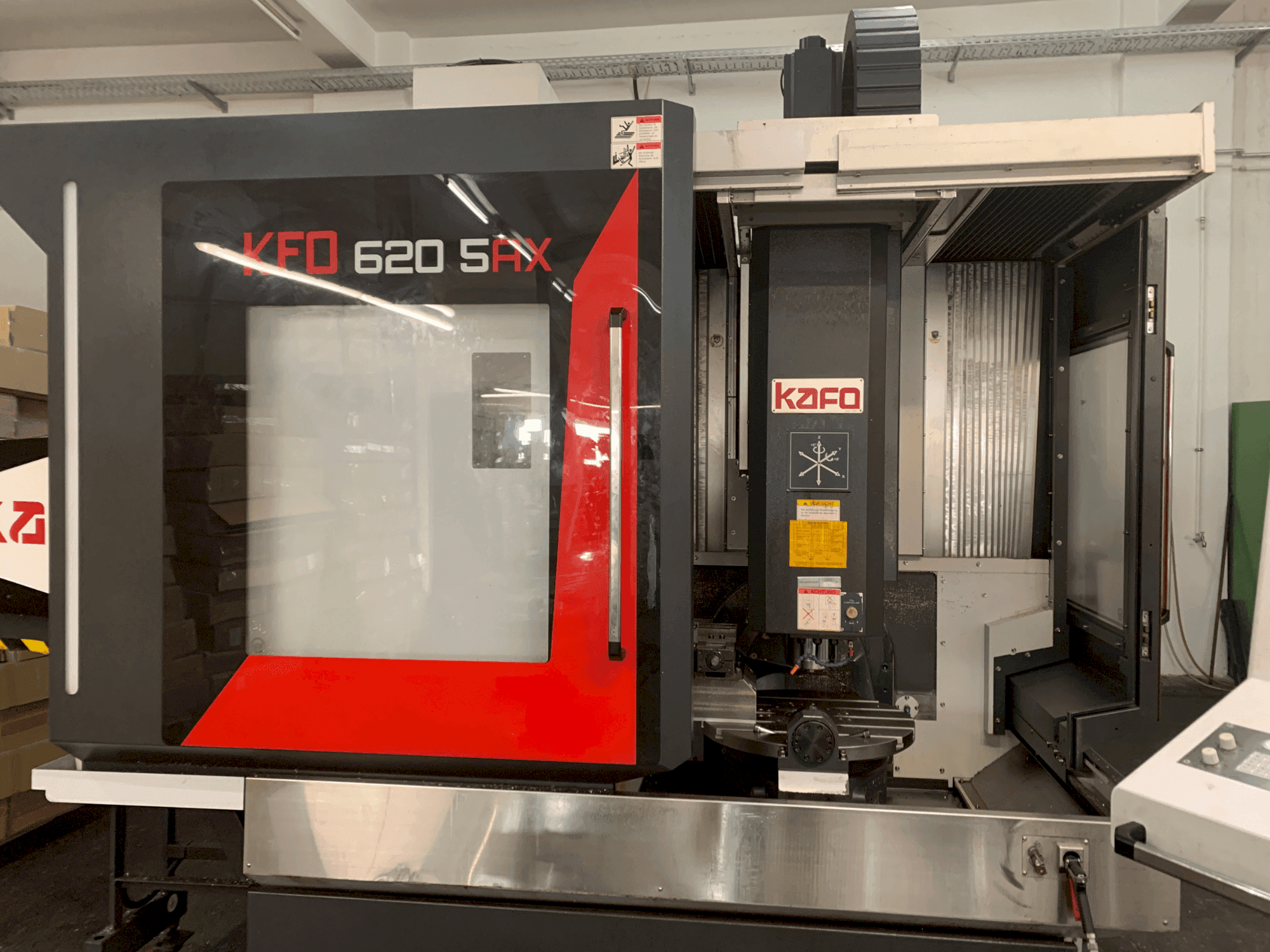 Vooraanzicht  van KAFO KFO 620 5AX  machine