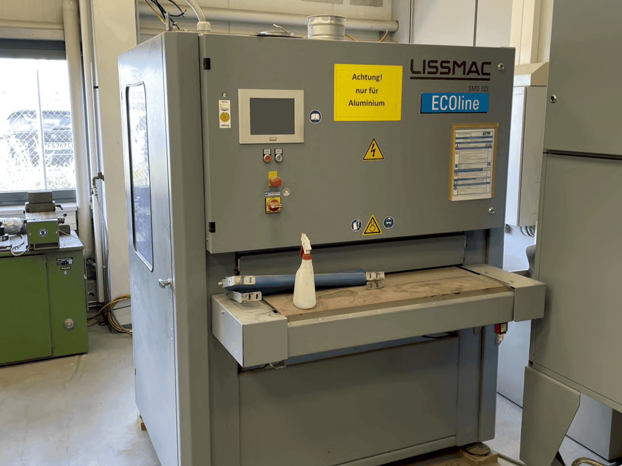 Vooraanzicht  van LISSMAC SMD 123 RE  machine