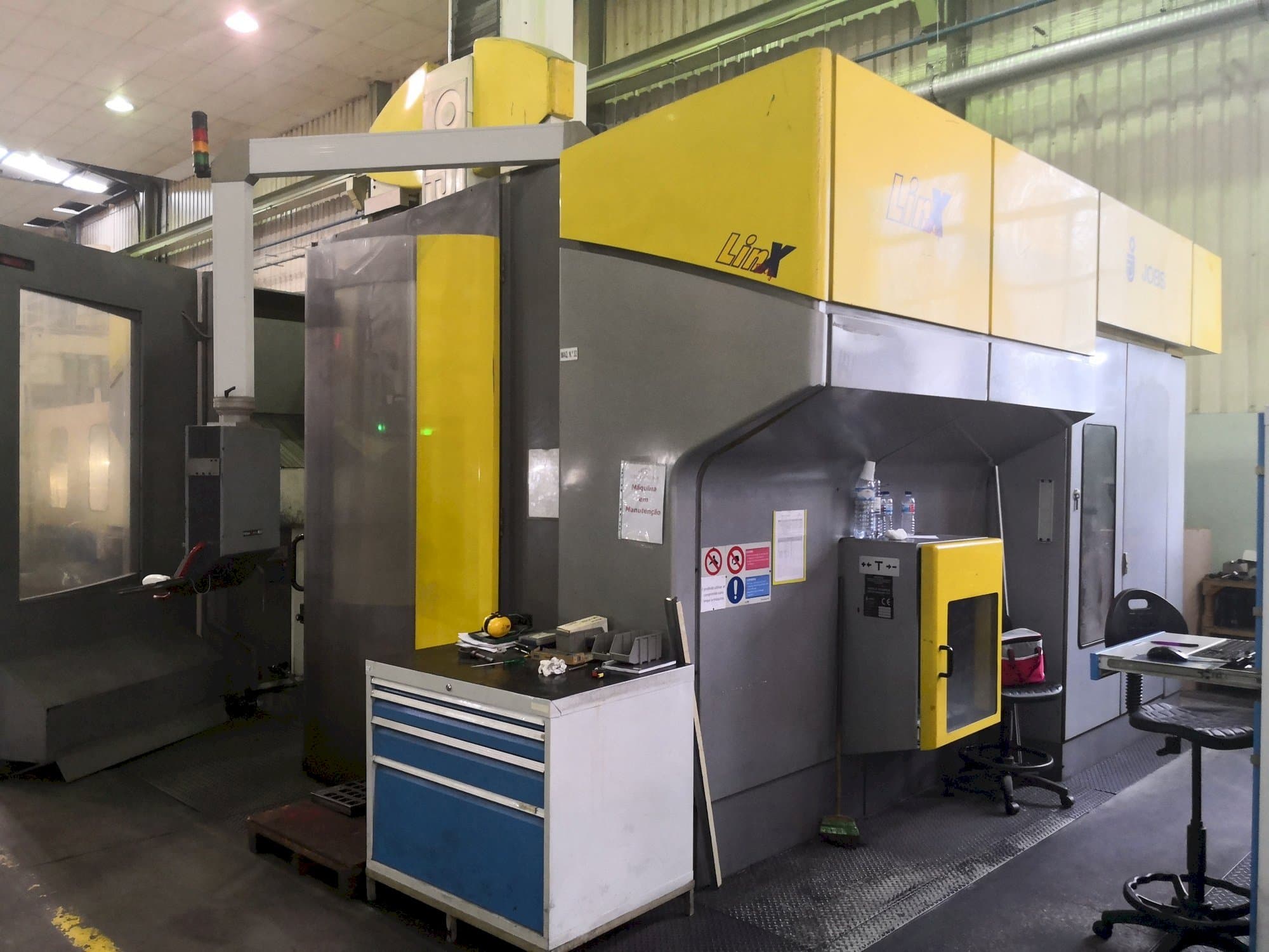 Vooraanzicht  van JOBS Linx blitz HSK A  machine