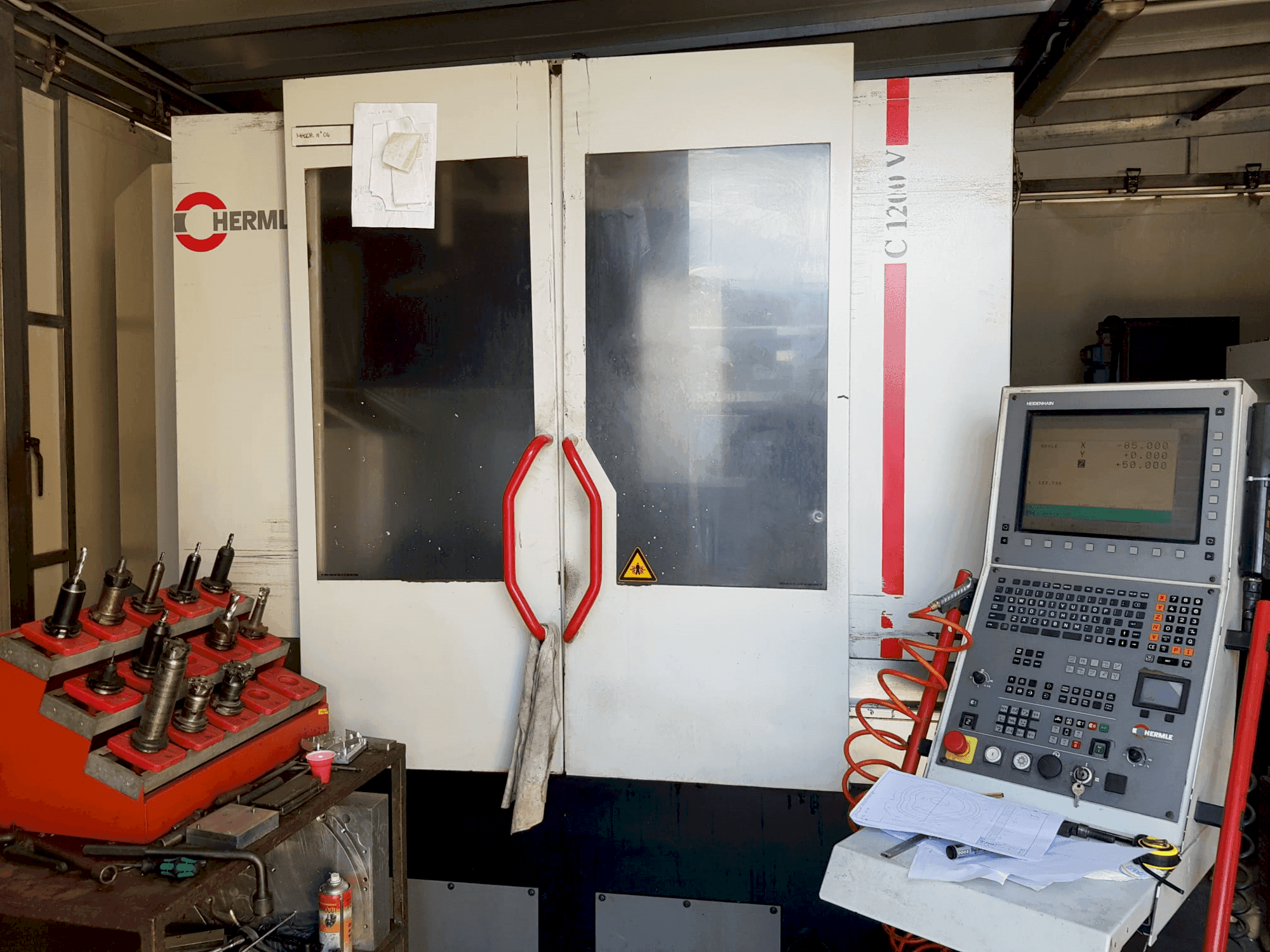 Vooraanzicht  van HERMLE C 1200 V  machine