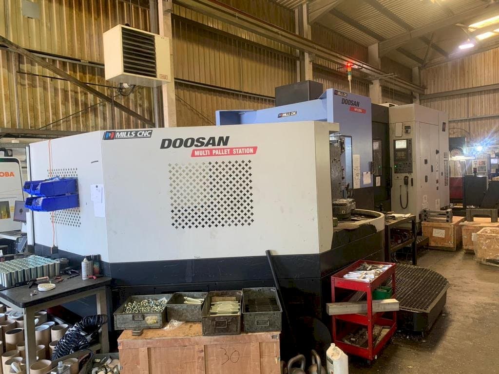 Vooraanzicht  van Doosan HP 6300  machine