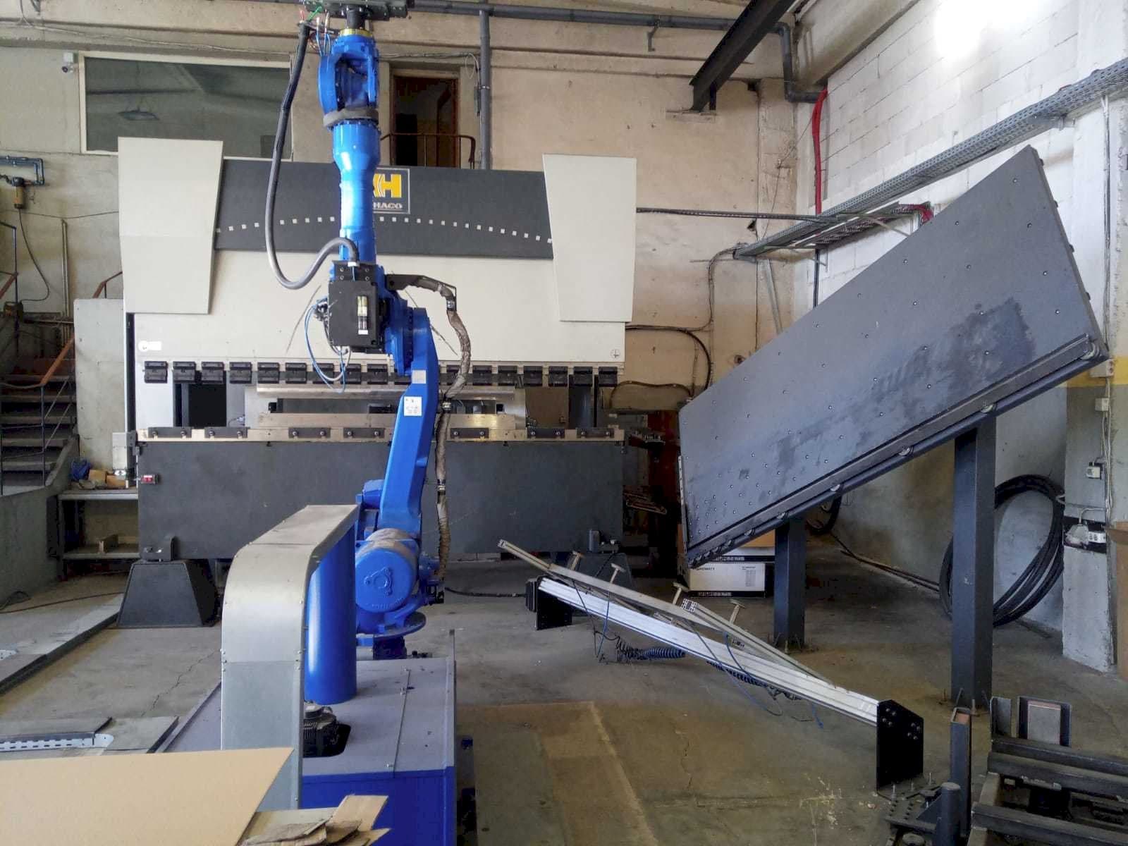 Vooraanzicht  van HACO ERM 36150  machine