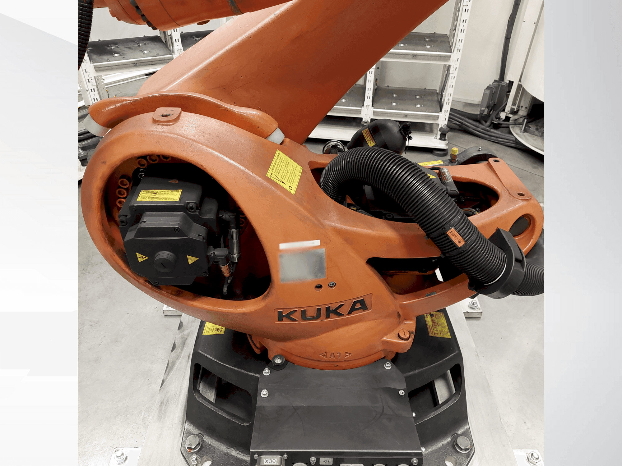 Vooraanzicht  van KUKA KR 90 R2700 pro  machine