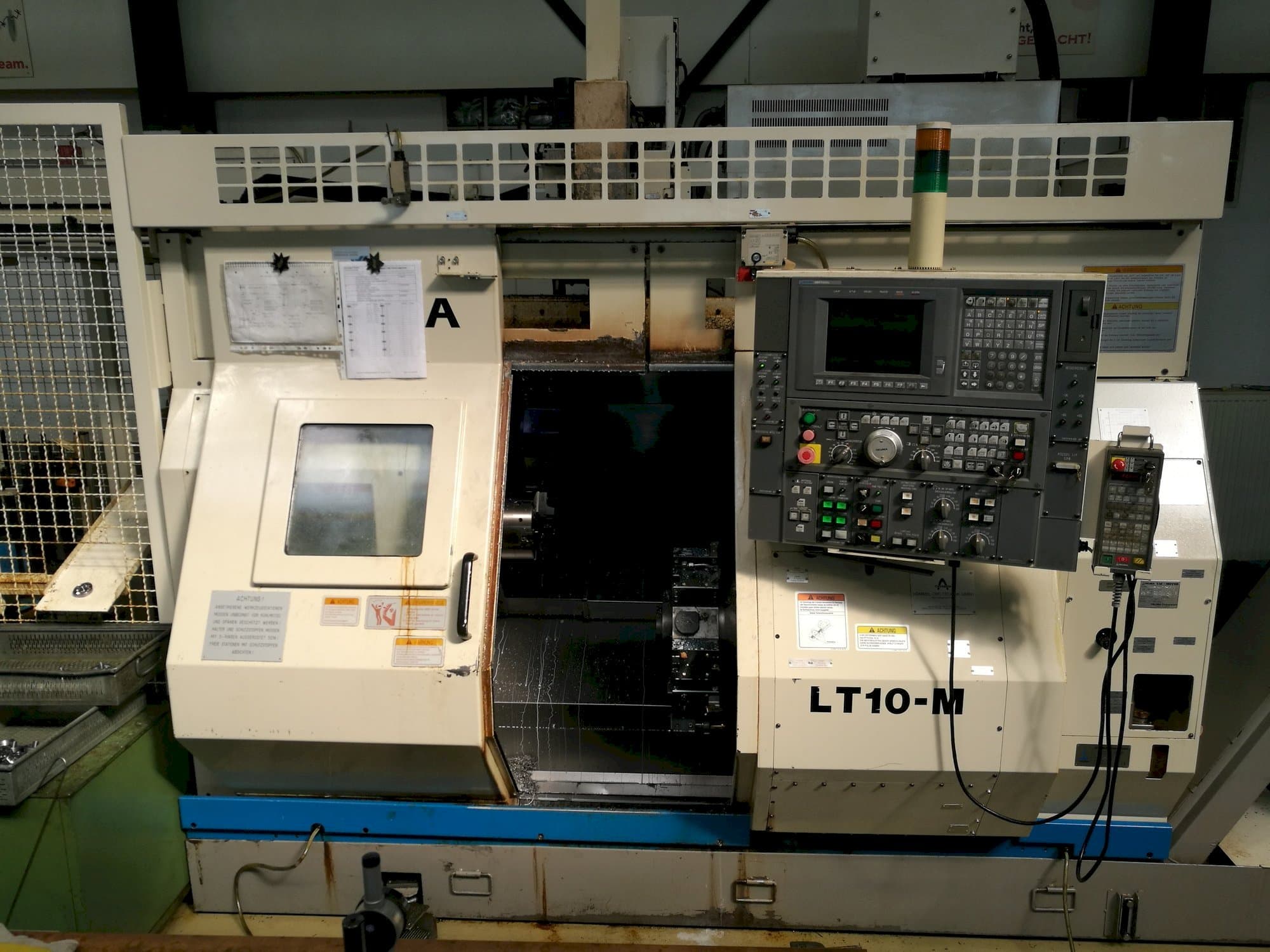 Vooraanzicht  van Okuma LT10-M  machine