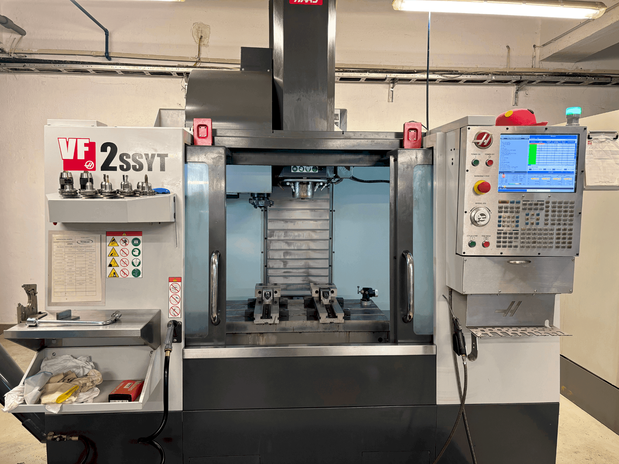 Vooraanzicht  van HAAS HAAS VF-2SSYT  machine