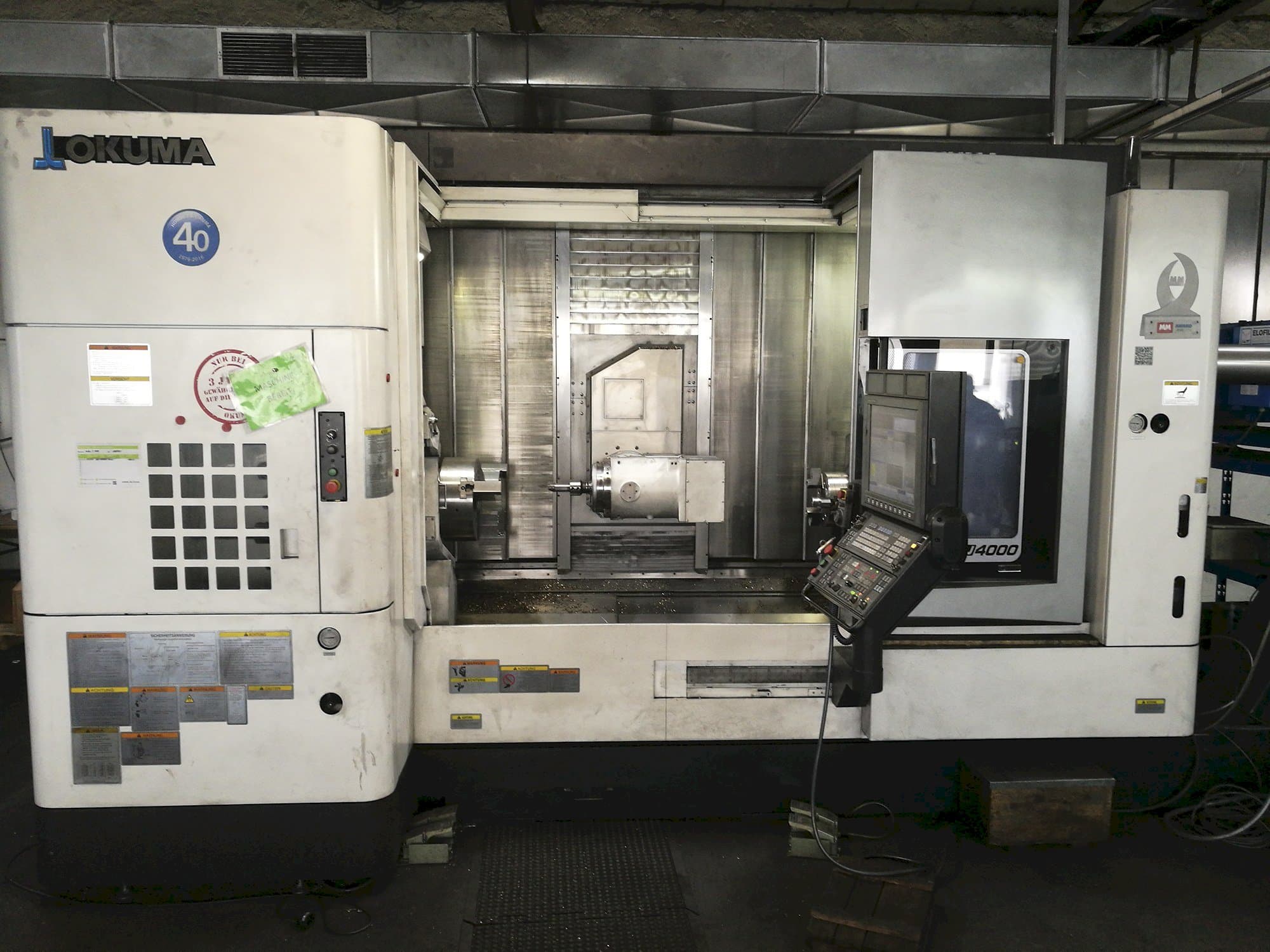 Vooraanzicht  van Okuma MULTUS U4000 machine