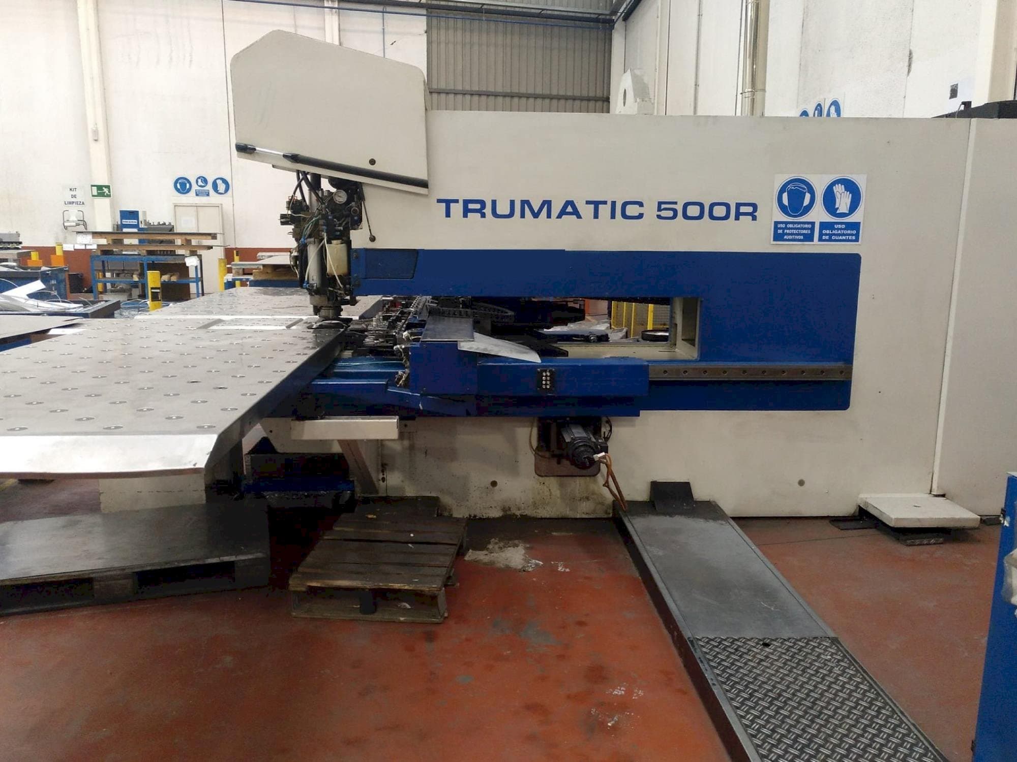 Vooraanzicht  van Trumpf Trumatic 500  machine