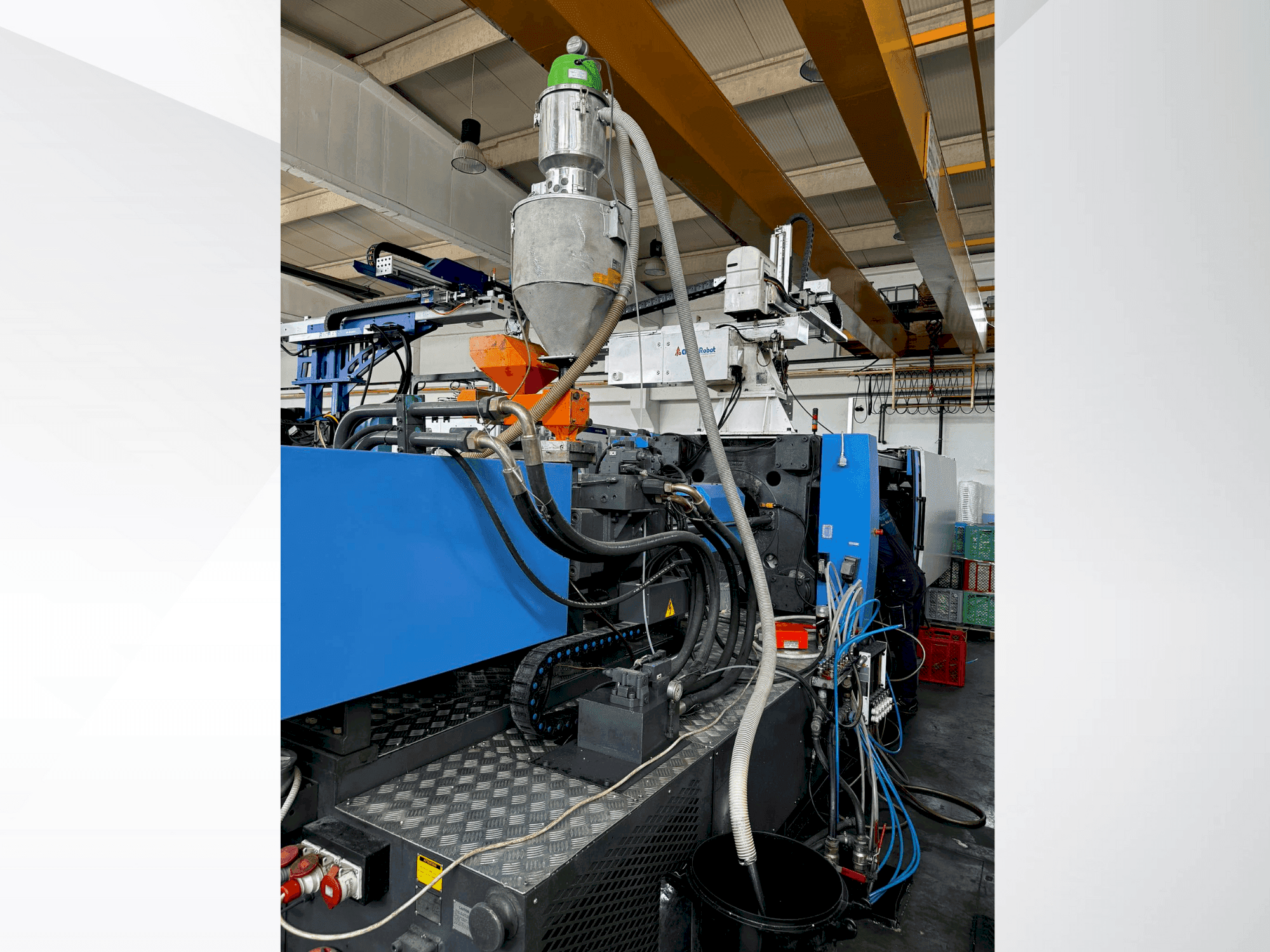 Vooraanzicht  van HAITIAN MA-4700 (2011)  machine