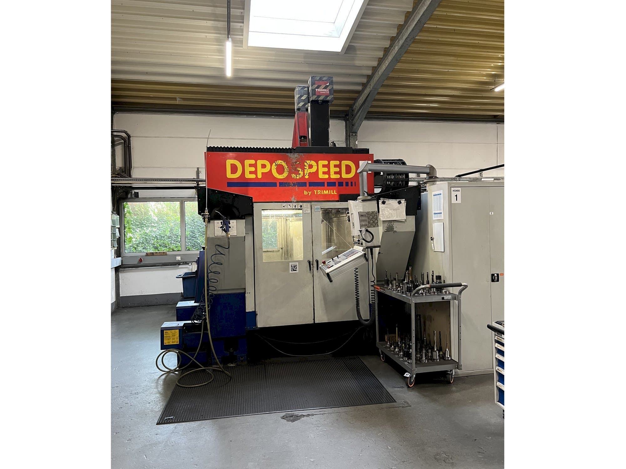 Vooraanzicht  van TRIMILL 1011 Depo Speed  machine