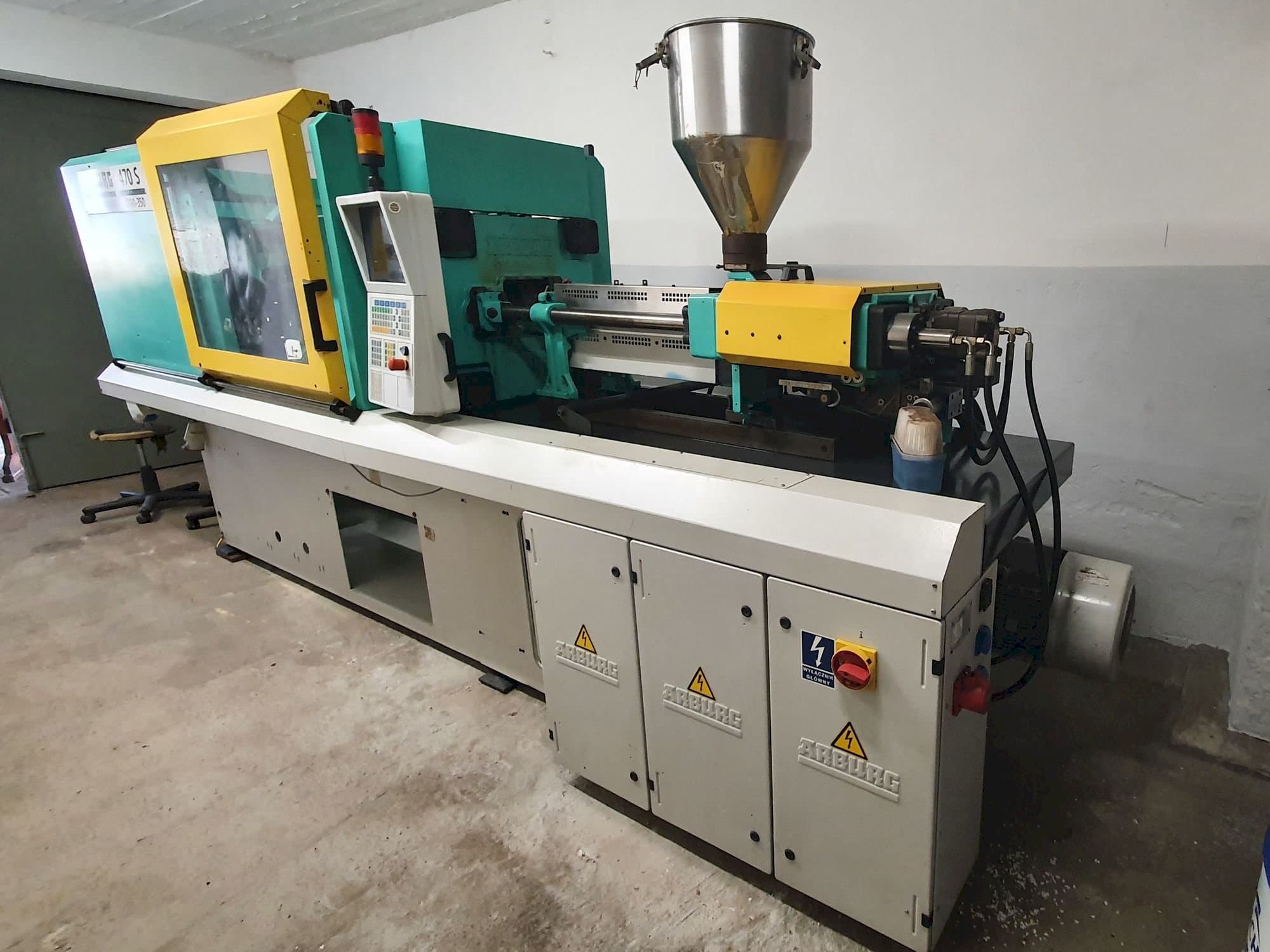 Vooraanzicht  van Arburg 470s ALLROUNDER 1300-350  machine