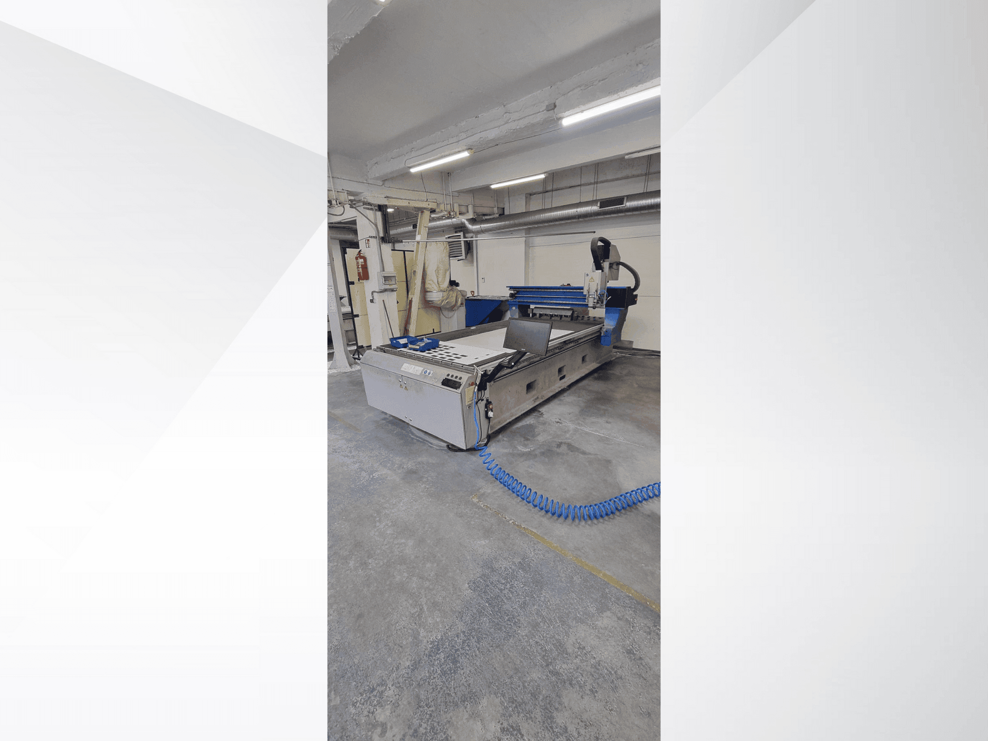 Vooraanzicht  van MECANUMERIC Mecapro 3015  machine