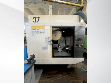 Vooraanzicht van FANUC Robodrill Alpha-D21LiB5 machine