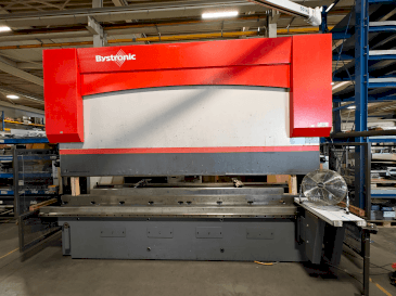 Vooraanzicht van Bystronic PR 200x4100 machine