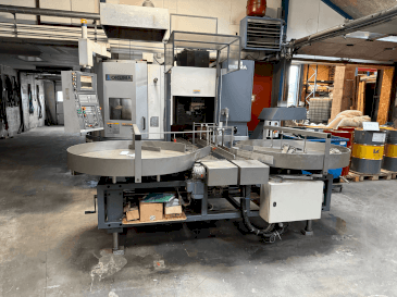 Vooraanzicht  van Okuma VTurn LVT300-M  machine