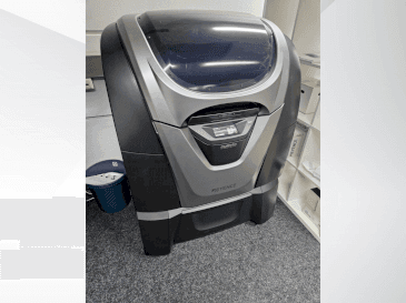 Vooraanzicht van KEYENCE Agilista 3200 W machine