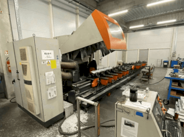 Vooraanzicht  van Elumatec SBZ 150  machine