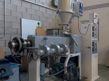 Linkerzijdeaanzicht van Mateu & Solé EX 38 machine