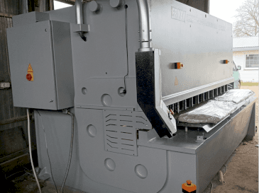 Vooraanzicht  van ERMAKSAN HVR 3100-16  machine
