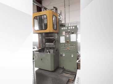 Vooraanzicht van WICKERT WKP 2560/5/5 machine