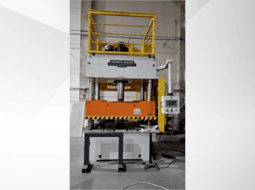 Vooraanzicht  van HIDROLIKSAN PH4C 200T  machine