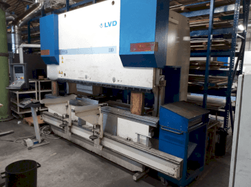 Vooraanzicht  van LVD PPEB 110/30  machine