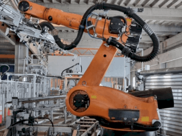 Vooraanzicht  van KUKA KR 210 L150-2  machine