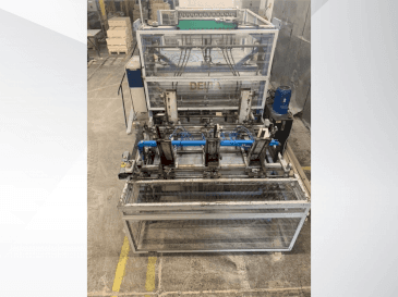 Vooraanzicht  van DELTA pallet nailing machine line  machine