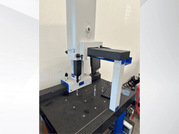 Vooraanzicht  van THOME Prazision Prazision 3D Smart man  machine